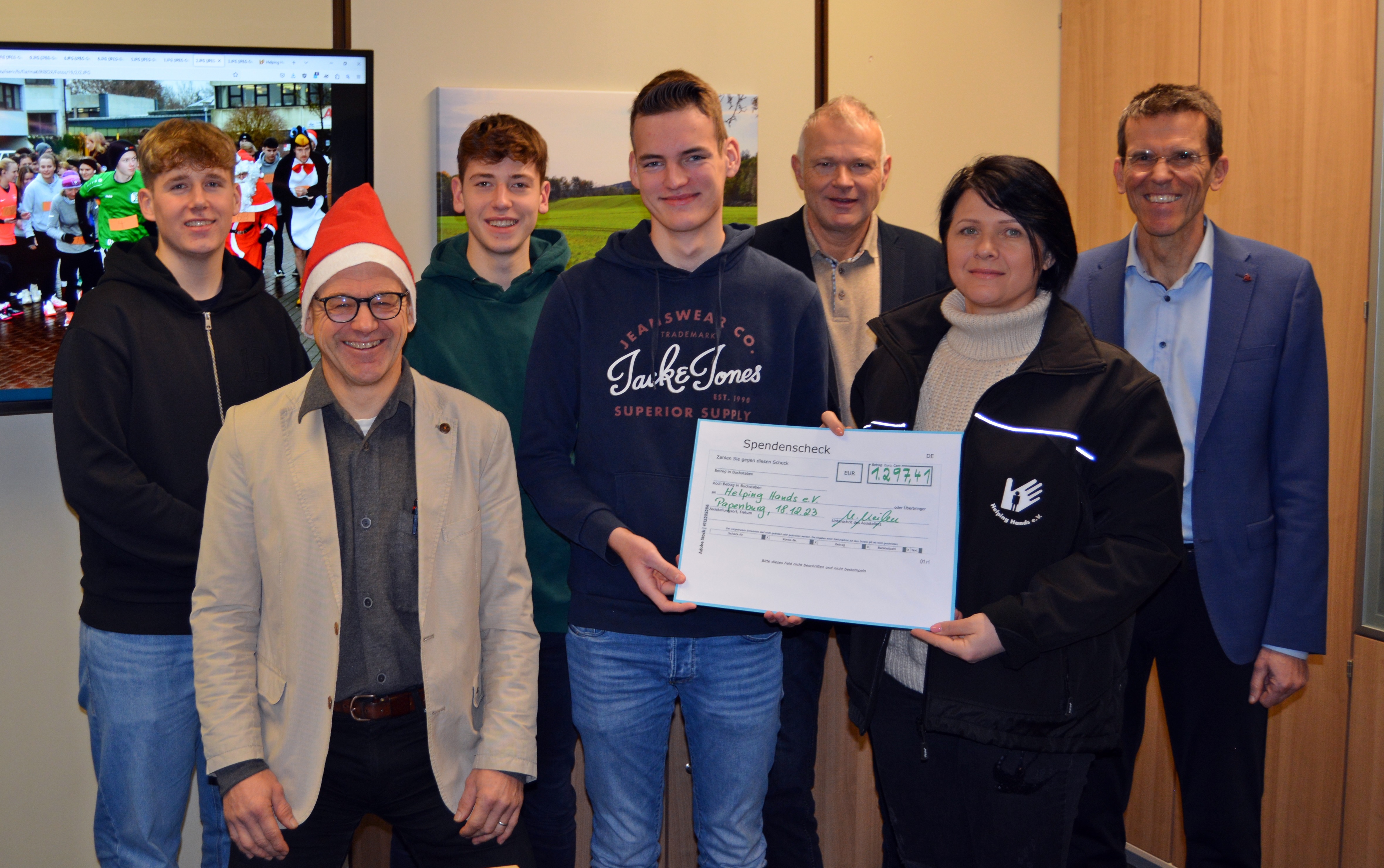 Spendenübergabe Nikolauslauf